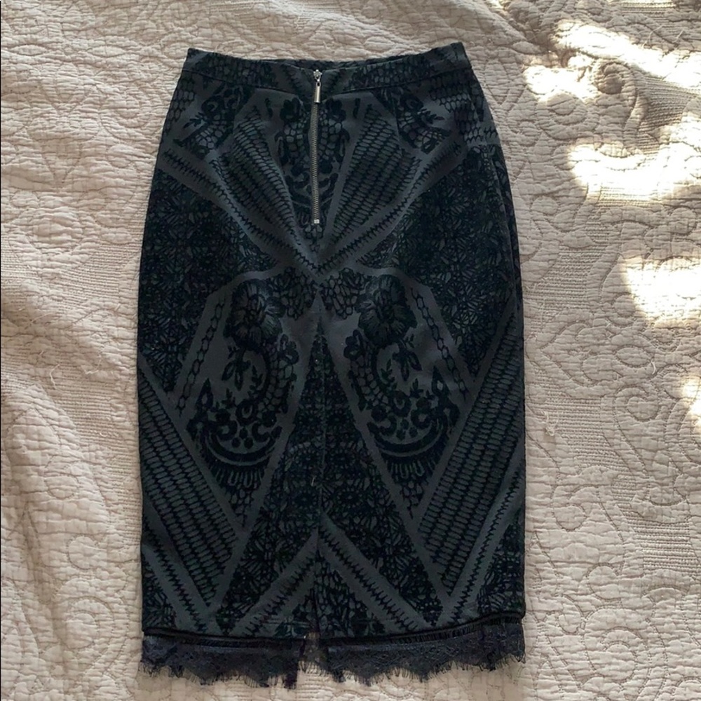 Bar III black pencil skirt with velvet detail - Picture 2 of 3